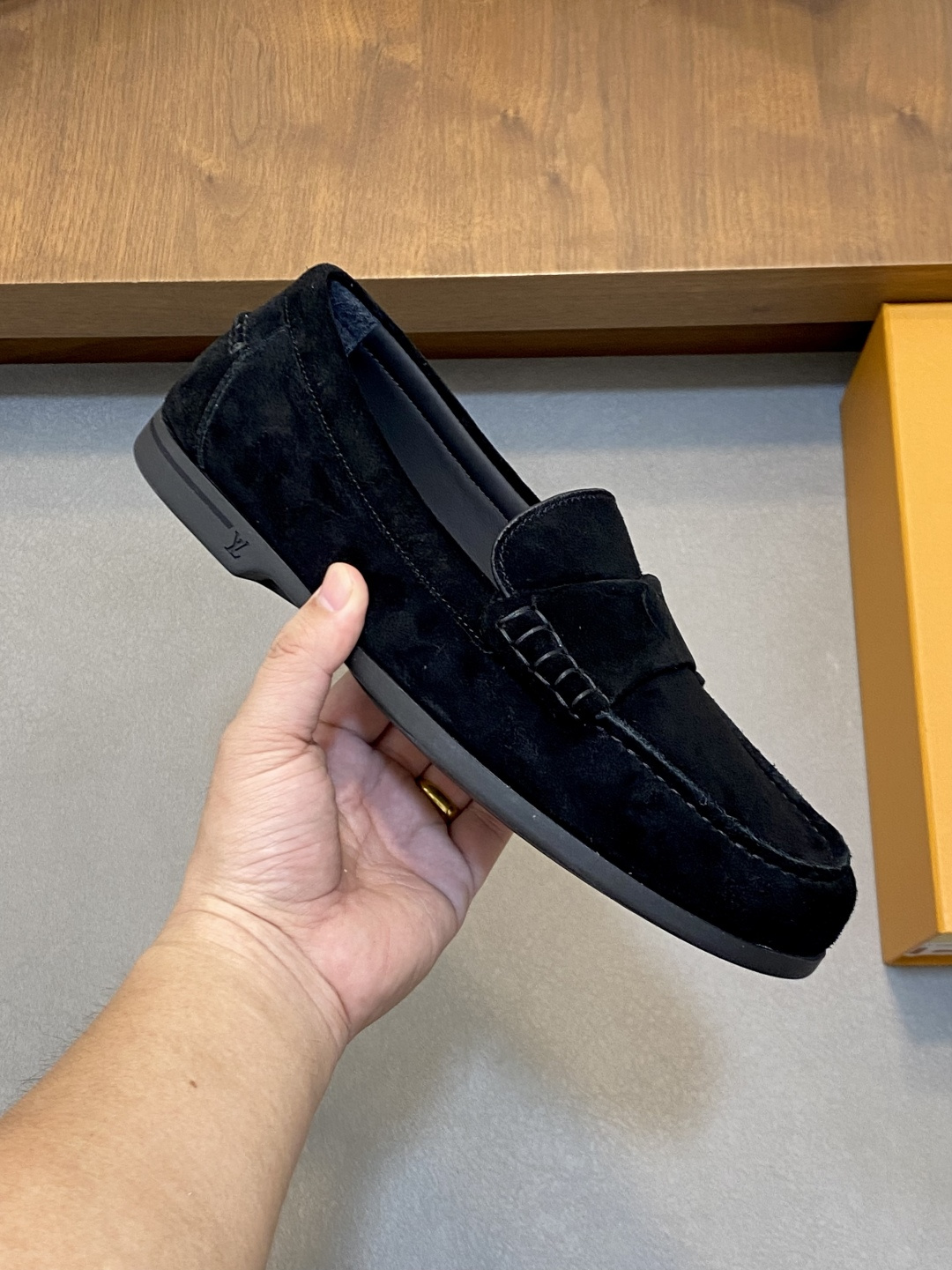 2026新品 LOUIS VUITTON(ルイ・ヴィトン)風 Horizon ローファー スエード 本革 軽量 メンズ サッケット製法ブラック - 画像 (4)