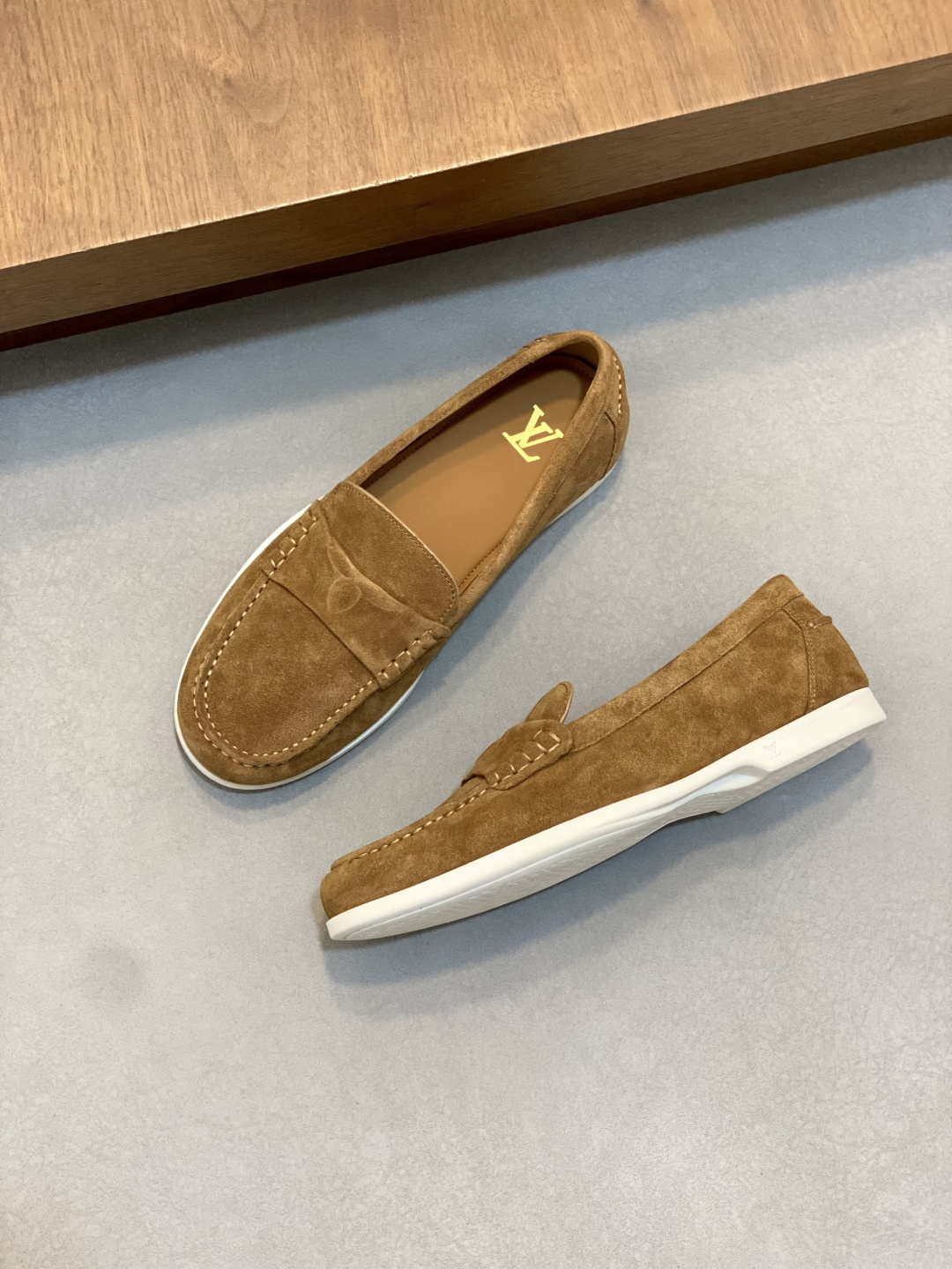 2026新品 LOUIS VUITTON(ルイ・ヴィトン)風 Horizon ローファー スエード 本革 軽量 メンズ サッケット製法ブラウン - 画像 (5)