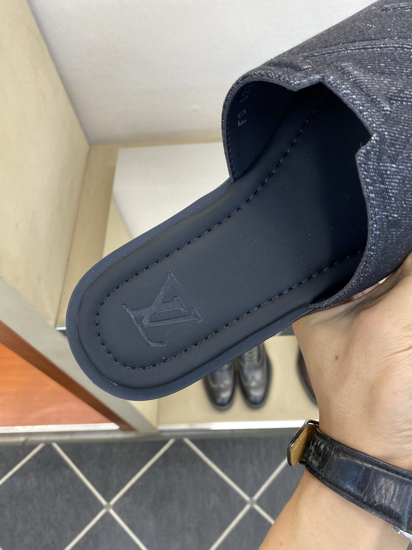 新品 LOUIS VUITTON(ルイ・ヴィトン)風 Waterfront サンダル モノグラム キャンバス 防水 軽量ソール4色から選べます - 画像 (8)