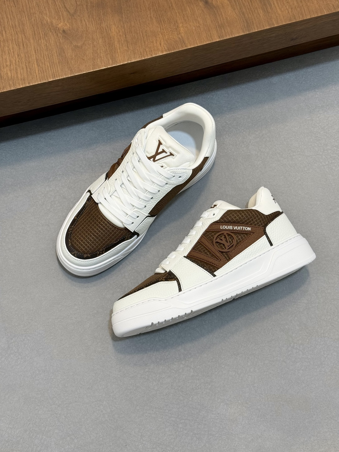 LOUIS VUITTON(ルイ・ヴィトン)風 Trainer スニーカー メンズ 新色 レザー×メッシュ ヴァージル・アブロー コラボ風 新作 - 画像 (5)