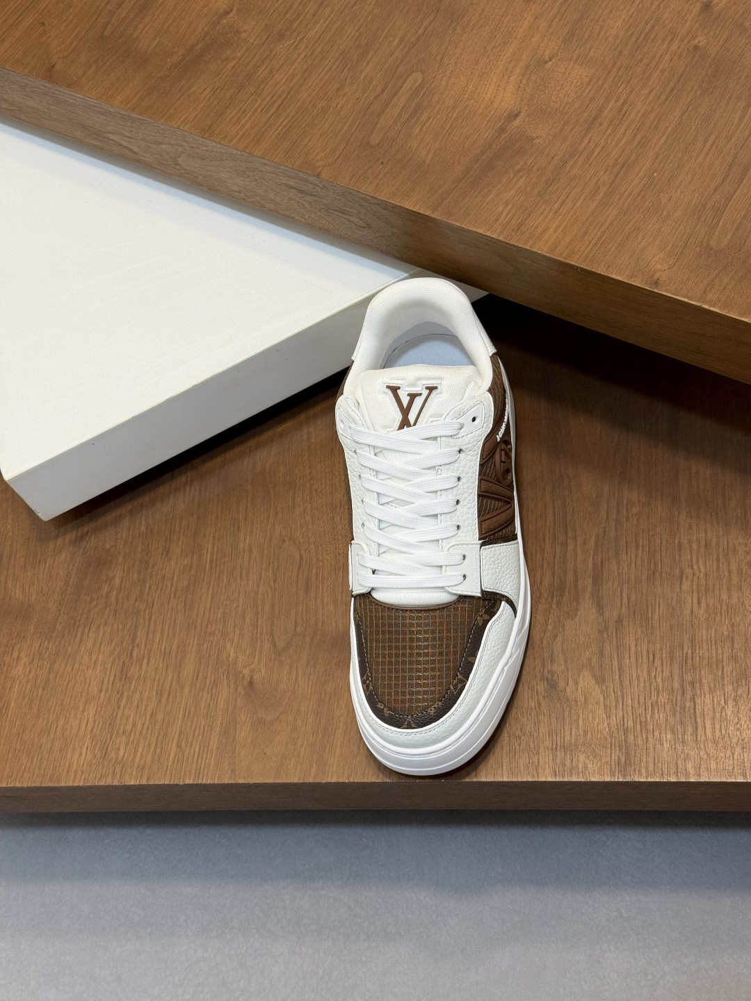 LOUIS VUITTON(ルイ・ヴィトン)風 Trainer スニーカー メンズ 新色 レザー×メッシュ ヴァージル・アブロー コラボ風 新作 - 画像 (6)