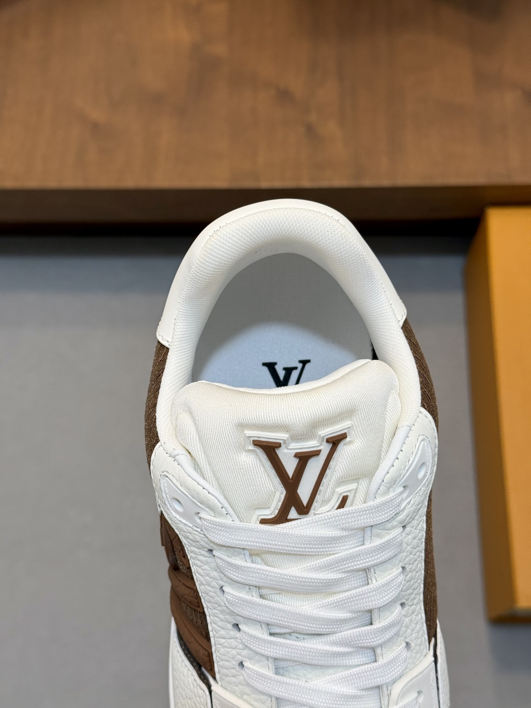 LOUIS VUITTON(ルイ・ヴィトン)風 Trainer スニーカー メンズ 新色 レザー×メッシュ ヴァージル・アブロー コラボ風 新作 - 画像 (7)