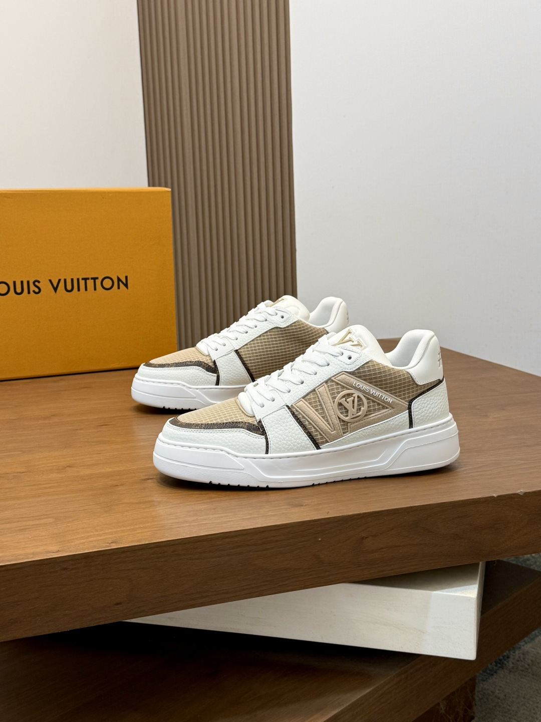新品LOUIS VUITTON(ルイ・ヴィトン)風 Trainer スニーカー メンズ 新色 レザー×メッシュ ヴァージル・アブロー コラボ風 人気 - 画像 (3)