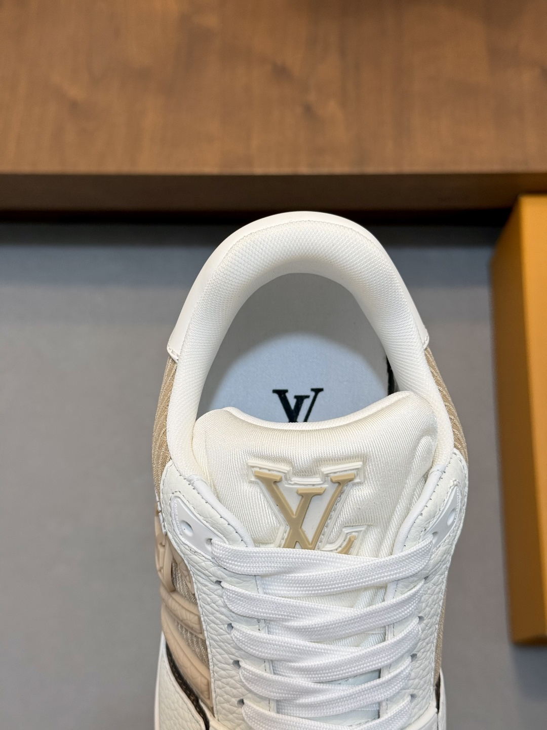 新品LOUIS VUITTON(ルイ・ヴィトン)風 Trainer スニーカー メンズ 新色 レザー×メッシュ ヴァージル・アブロー コラボ風 人気 - 画像 (7)