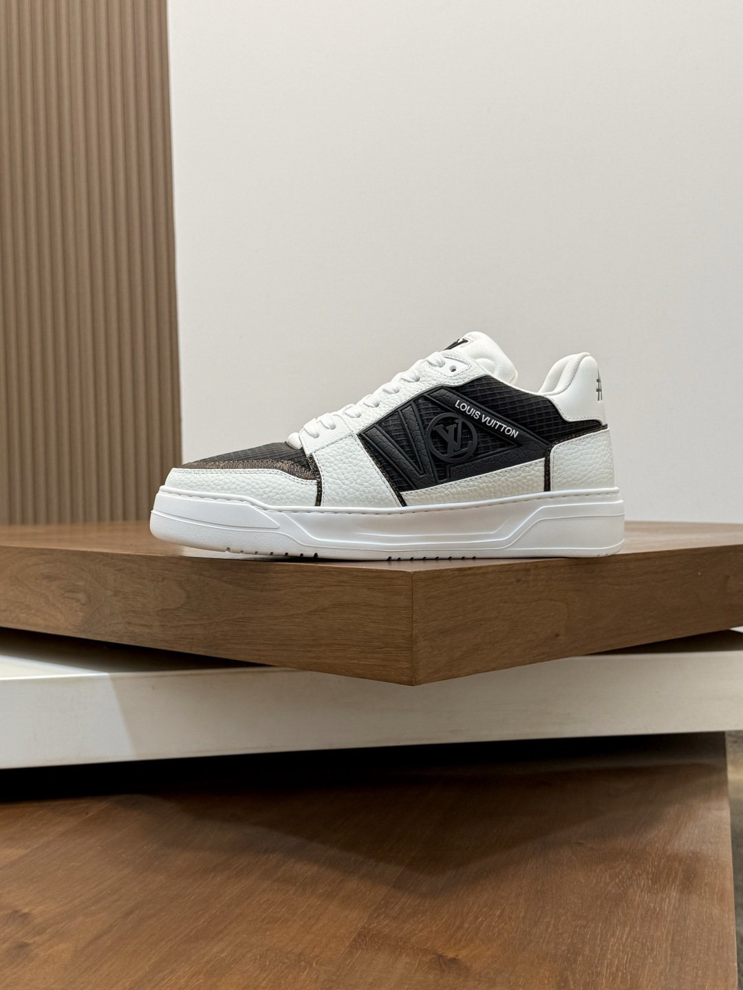 LOUIS VUITTON(ルイ・ヴィトン)風 Trainer スニーカー メンズ 新色 レザー×メッシュ ヴァージル・アブロー コラボ風 - 画像 (2)