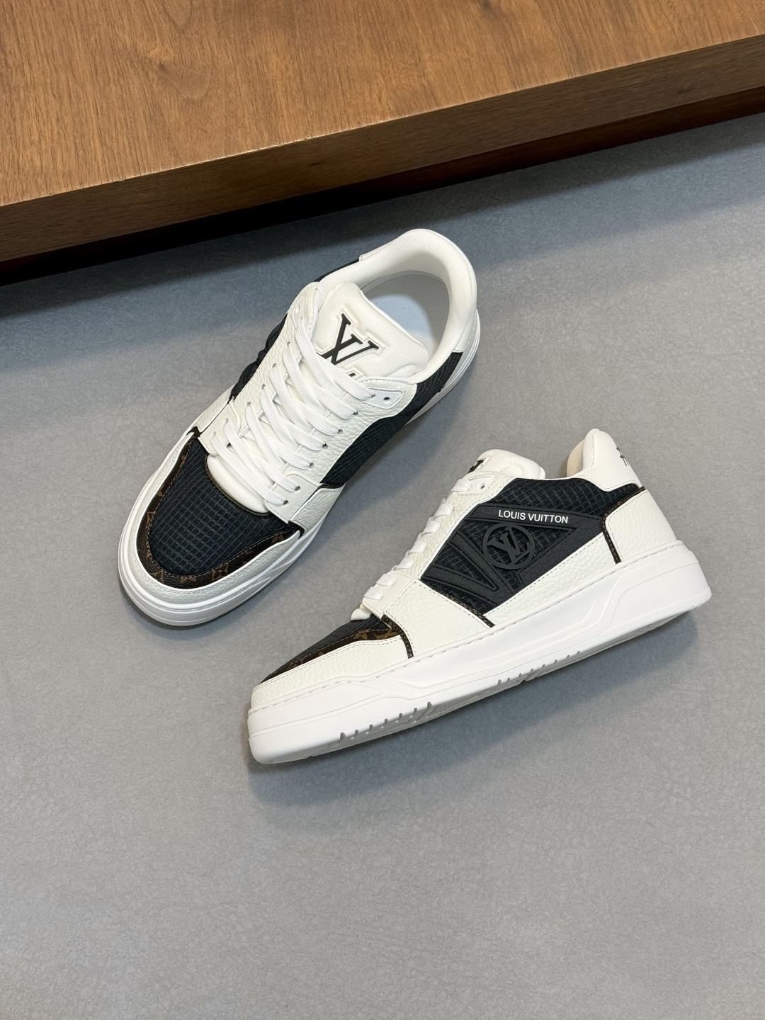 LOUIS VUITTON(ルイ・ヴィトン)風 Trainer スニーカー メンズ 新色 レザー×メッシュ ヴァージル・アブロー コラボ風 - 画像 (5)