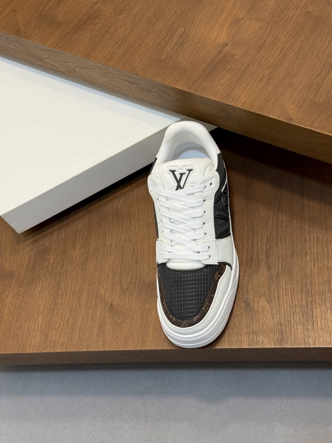LOUIS VUITTON(ルイ・ヴィトン)風 Trainer スニーカー メンズ 新色 レザー×メッシュ ヴァージル・アブロー コラボ風 - 画像 (6)