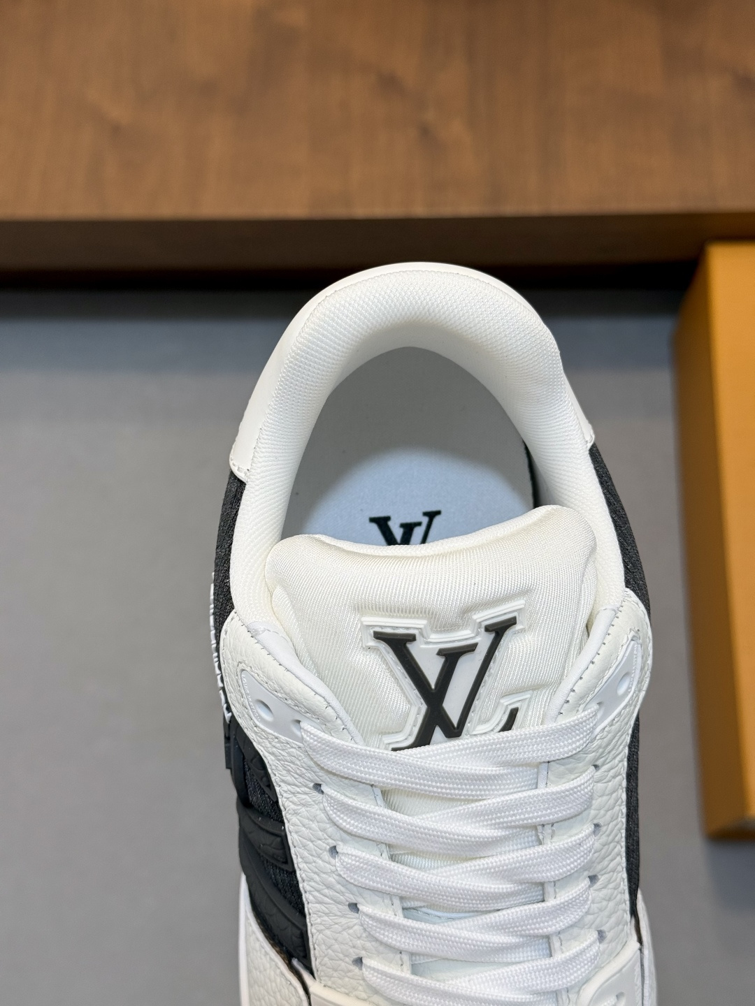 LOUIS VUITTON(ルイ・ヴィトン)風 Trainer スニーカー メンズ 新色 レザー×メッシュ ヴァージル・アブロー コラボ風 - 画像 (7)