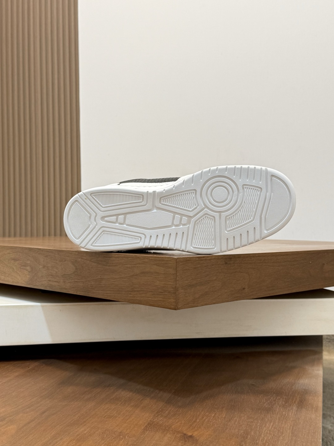 LOUIS VUITTON(ルイ・ヴィトン)風 Trainer スニーカー メンズ 新色 レザー×メッシュ ヴァージル・アブロー コラボ風 - 画像 (9)