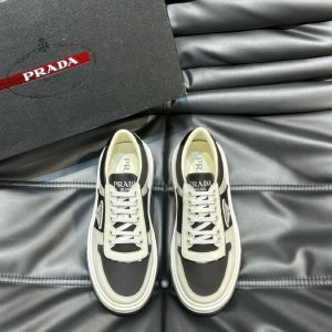 プラダ スニーカー メンズ