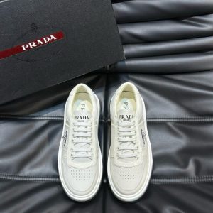 プラダ スニーカー メンズ