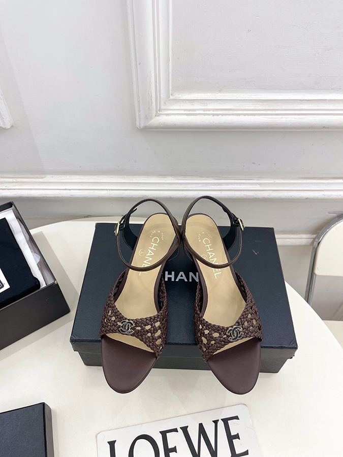 CHANEL シャネル サンダル 2026春夏 ダブルC ウェーブ ストラップ レプリカ レザー