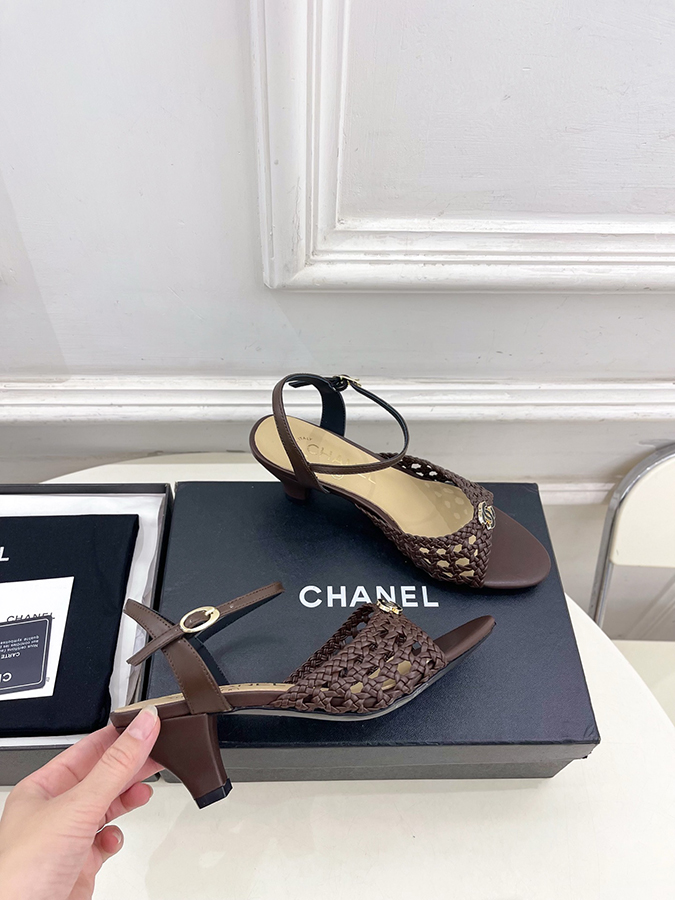 CHANEL シャネル サンダル 2026春夏 ダブルC ウェーブ ストラップ レプリカ レザー