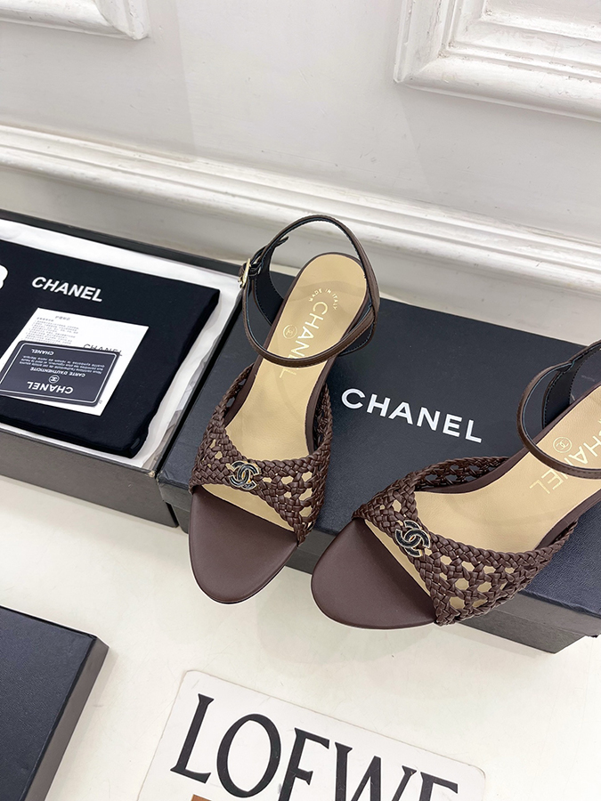 CHANEL シャネル サンダル 2026春夏 ダブルC ウェーブ ストラップ レプリカ レザー