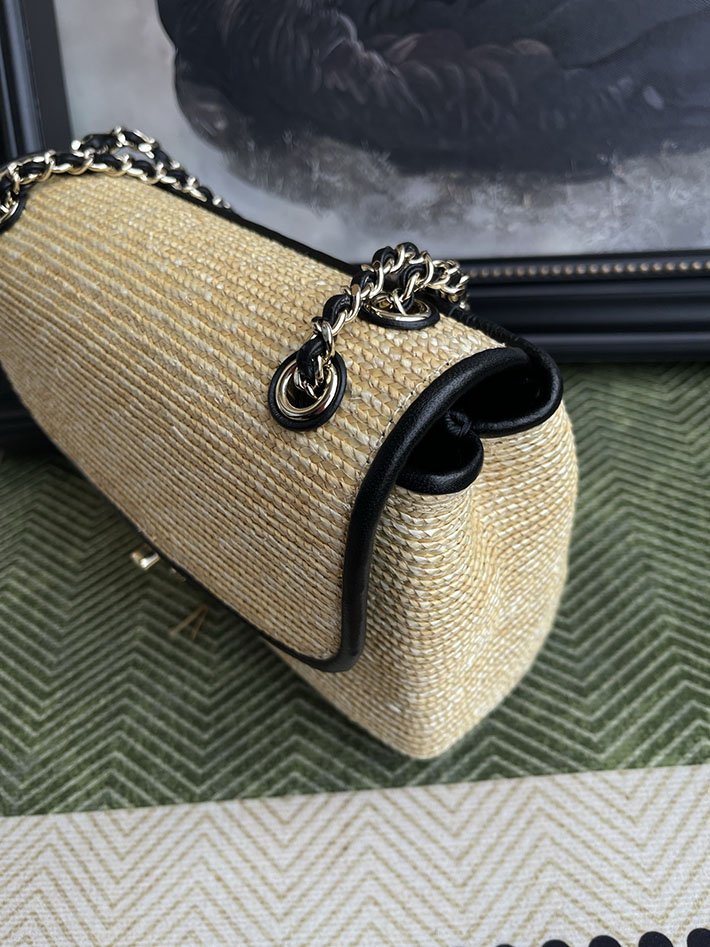 最高級シャネルスーパーコピー CHANEL 2026新作 スモールフラップ バッグ ナチュラル ブラック AS6017-B22647-U6028 シャネルバッグコピー - 画像 (9)