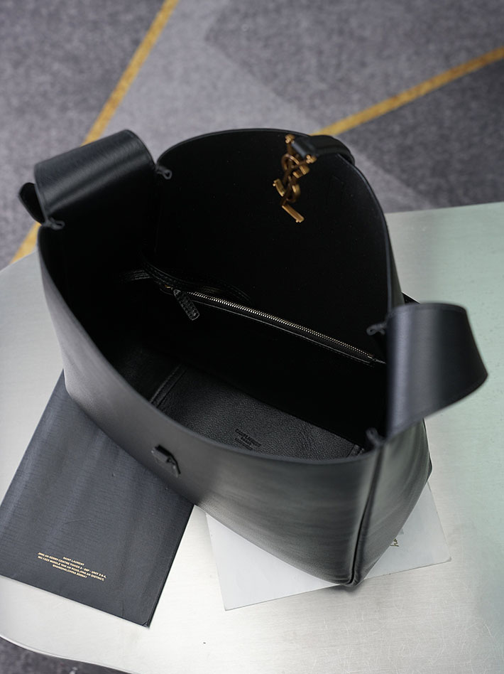 最高級サンローランスーパーコピー Saint Laurent LE 5 À 7 ソフト ラージ グレインレザー ブラック 753837AAAUQ1000 サンローラン バッグ アウトレット - 画像 (4)