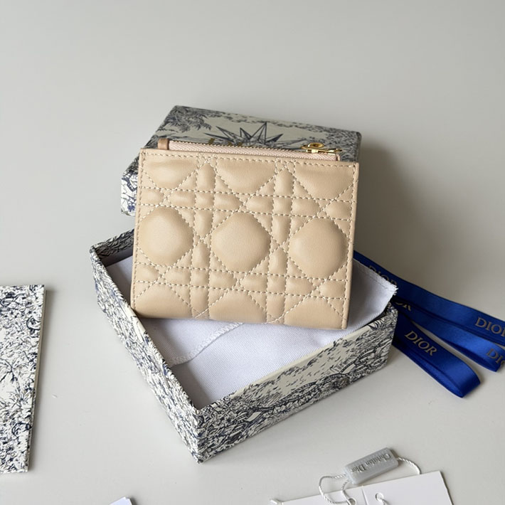 最高級ディオールスーパーコピー 財布 Lady Dior Dahlia ウォレット ベージュ S2605OUQC_M10I ディオール 財布 新作 2026 - 画像 (14)