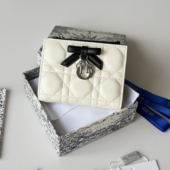 最高級ディオールスーパーコピー 財布 Lady Dior Dahlia ウォレット ホワイト S2605OUQC_M06E ディオール 財布 アウトレット - 画像 (15)