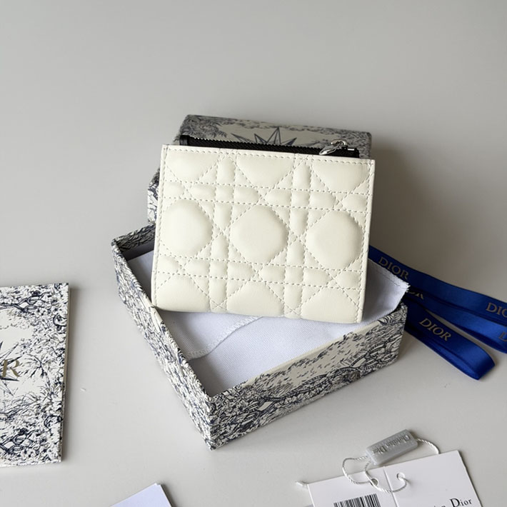 最高級ディオールスーパーコピー 財布 Lady Dior Dahlia ウォレット ホワイト S2605OUQC_M06E ディオール 財布 アウトレット - 画像 (14)