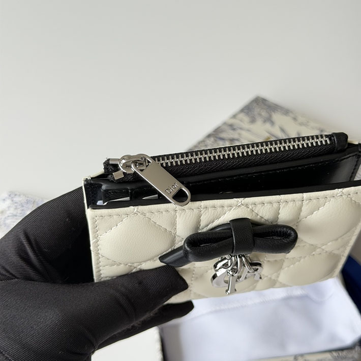 最高級ディオールスーパーコピー 財布 Lady Dior Dahlia ウォレット ホワイト S2605OUQC_M06E ディオール 財布 アウトレット - 画像 (10)