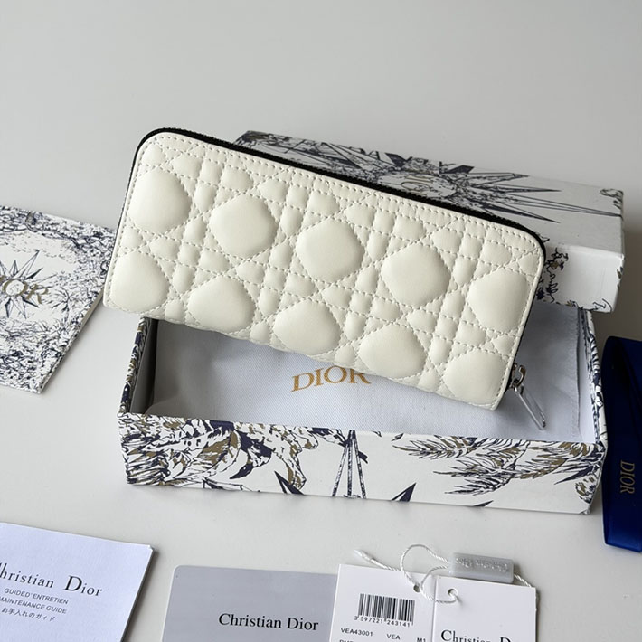 最高級ディオールスーパーコピー Lady Dior Voyageur スリムウォレット ホワイト S2600OUQC_9009 ディオール財布コピー - 画像 (11)