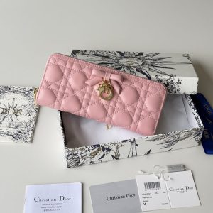 ディオール 財布 ピンク