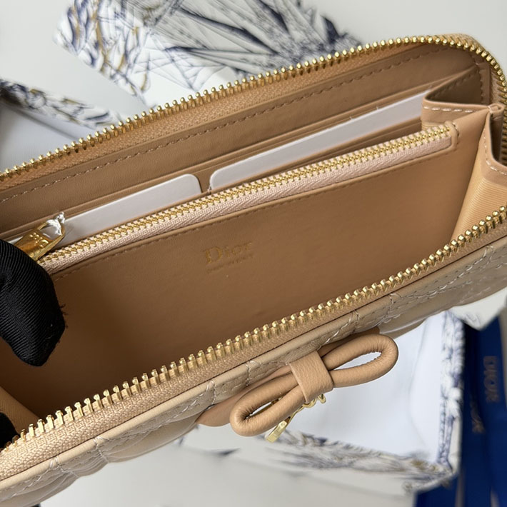 最高級ディオールスーパーコピー Lady Dior Voyageur スリムウォレット ポリッジ S2600OUQC_9776 ディオール 財布 アウトレット - 画像 (2)