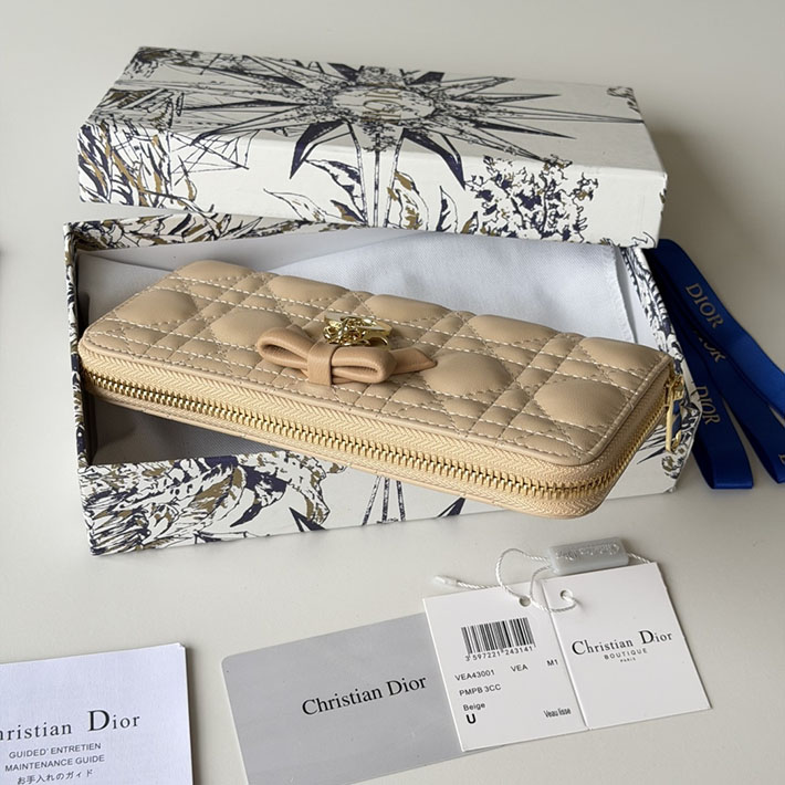 最高級ディオールスーパーコピー Lady Dior Voyageur スリムウォレット ポリッジ S2600OUQC_9776 ディオール 財布 アウトレット - 画像 (10)