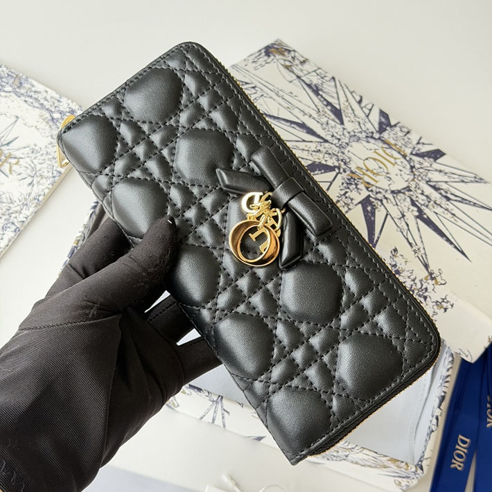 最高級ディオールスーパーコピー Lady Dior Voyageur スリムウォレット ブラック S2600OUQC_8425 レディース ディオール 財布 - 画像 (5)