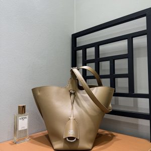 ロエベ バッグ アウトレット