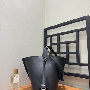 ロエベ バッグ 人気ランキング