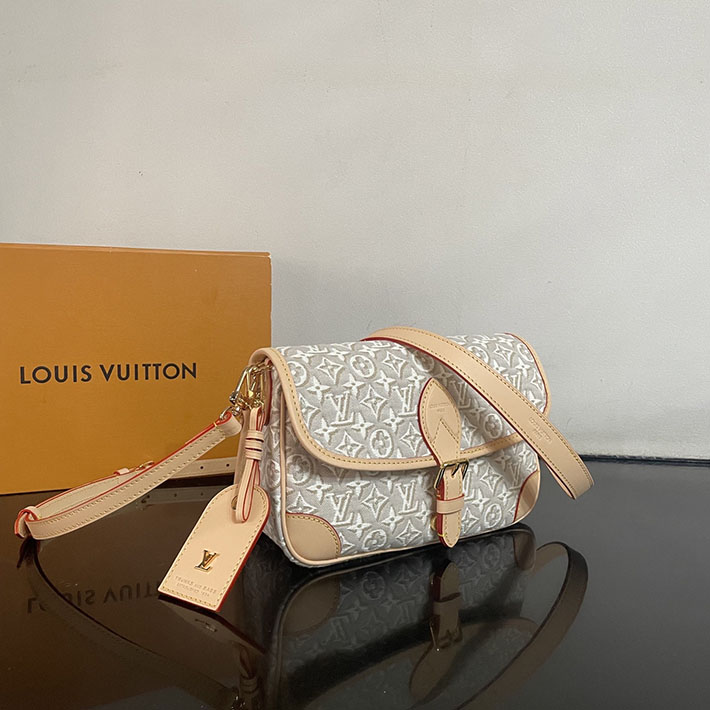 ルイヴィトン バッグ 新作 Louis Vuitton ディアヌ PM ショルダーバッグ エンブレム ポプラ M29795 ルイヴィトン ショルダーバッグ レディース - 画像 (9)