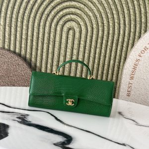 シャネル バッグ 値段