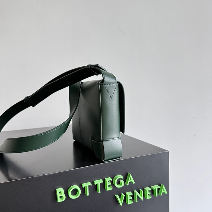 最高級ボッテガスーパーコピー Bottega Veneta アンゴロ メッセンジャー アルピグリーン 867404V6HU03123 ボッテガ バッグ メンズ アウトレット - 画像 (9)