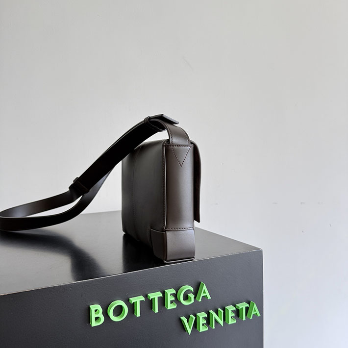 最高級ボッテガスーパーコピー Bottega Veneta アンゴロ メッセンジャー エスプレッソ 867404V6HU02008 ボッテガ バッグ メンズ ショルダー - 画像 (9)