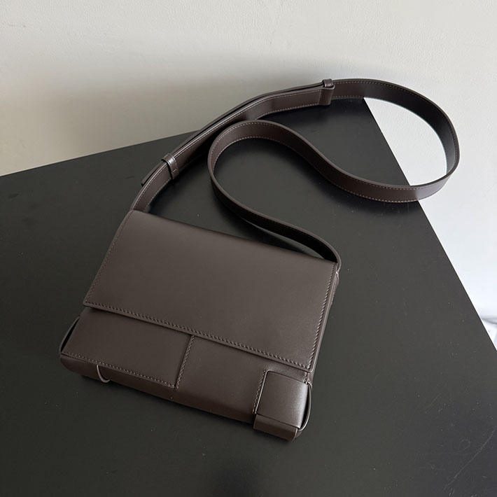 最高級ボッテガスーパーコピー Bottega Veneta アンゴロ メッセンジャー エスプレッソ 867404V6HU02008 ボッテガ バッグ メンズ ショルダー - 画像 (7)