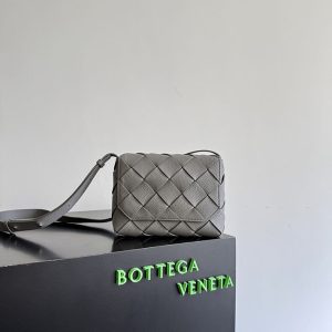 ボッテガ バッグ 斜 めがけ