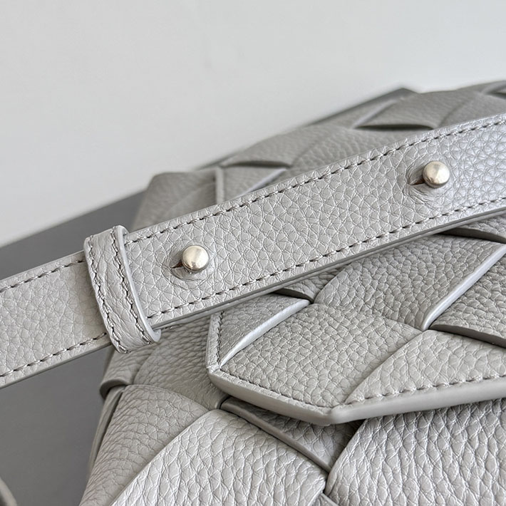 最高級ボッテガスーパーコピー Bottega Veneta ディアゴ クロスボディバッグ バサルト 795637V4FV11638 ボッテガ バッグ 斜 めがけ - 画像 (6)