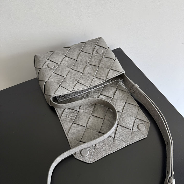 最高級ボッテガスーパーコピー Bottega Veneta ディアゴ クロスボディバッグ バサルト 795637V4FV11638 ボッテガ バッグ 斜 めがけ - 画像 (5)