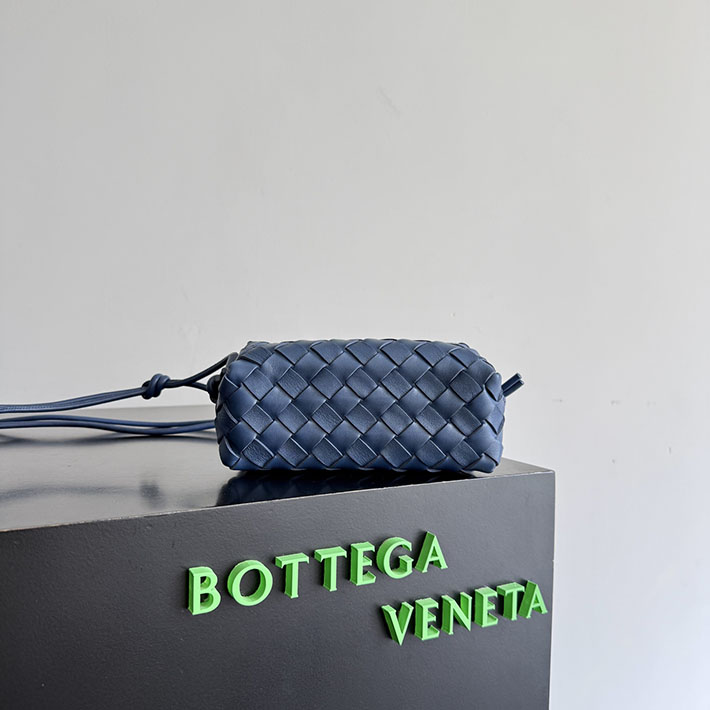 最高級ボッテガスーパーコピー Bottega Veneta MINI LOOP CROSSBODY BAG ブルーヴェネツィア 723547V1G114103 ボッテガ バッグ レディース - 画像 (9)