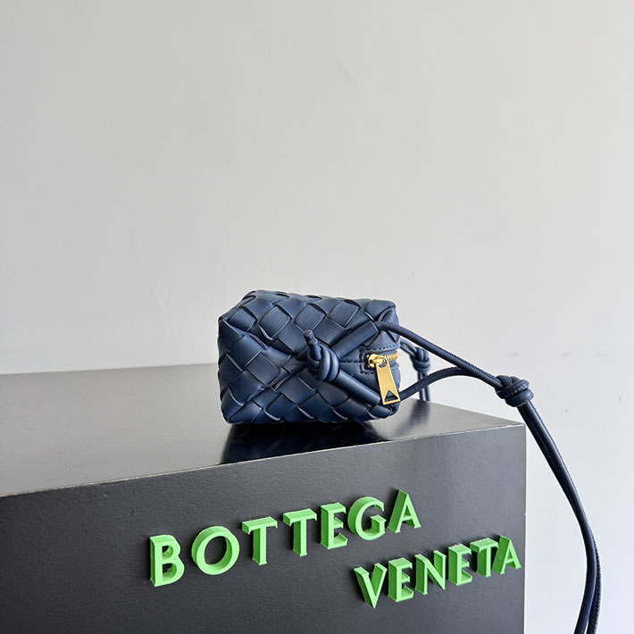 最高級ボッテガスーパーコピー Bottega Veneta MINI LOOP CROSSBODY BAG ブルーヴェネツィア 723547V1G114103 ボッテガ バッグ レディース - 画像 (8)