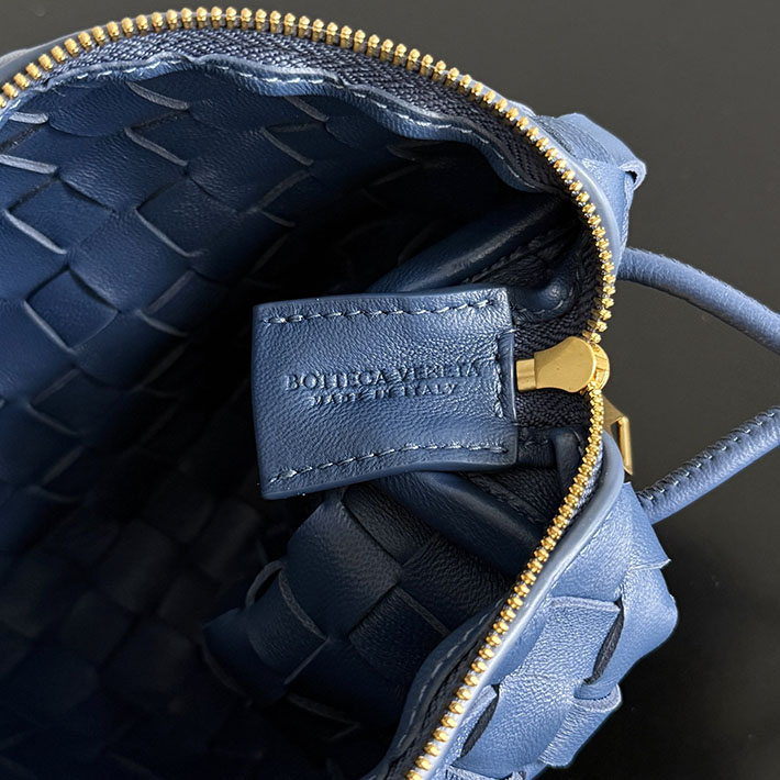 最高級ボッテガスーパーコピー Bottega Veneta MINI LOOP CROSSBODY BAG ブルーヴェネツィア 723547V1G114103 ボッテガ バッグ レディース - 画像 (3)