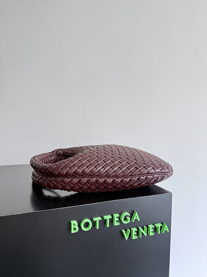 最高級ボッテガスーパーコピー Bottega Veneta ショルダーバッグ レディース ディープマホガニー 873189V66V06147 ボッテガ バッグ 芸能人 - 画像 (9)