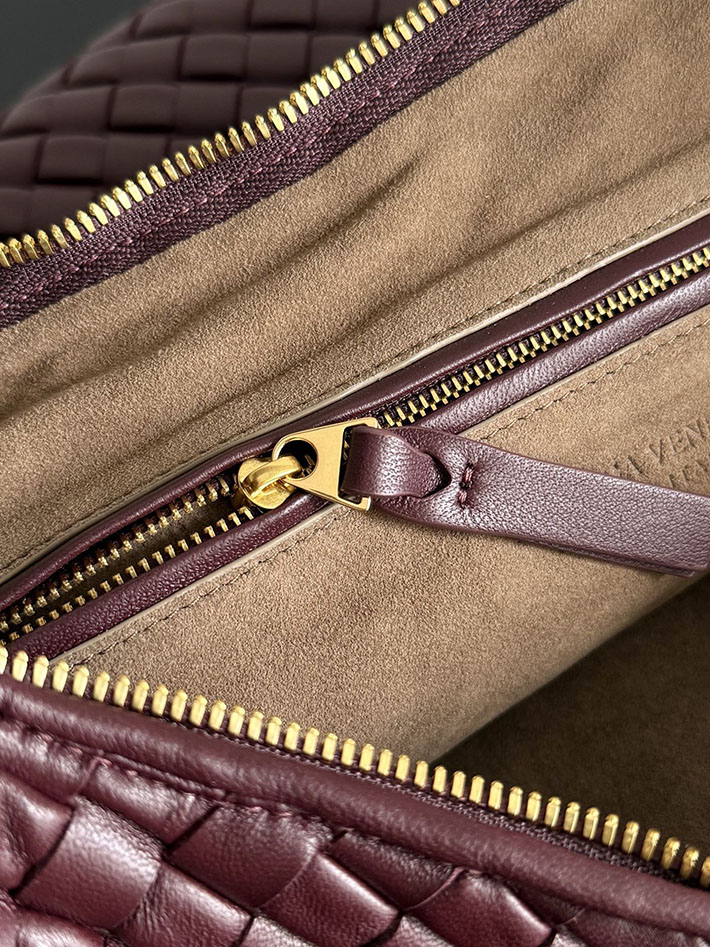 最高級ボッテガスーパーコピー Bottega Veneta ショルダーバッグ レディース ディープマホガニー 873189V66V06147 ボッテガ バッグ 芸能人 - 画像 (4)