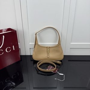 グッチ バッグ 公式