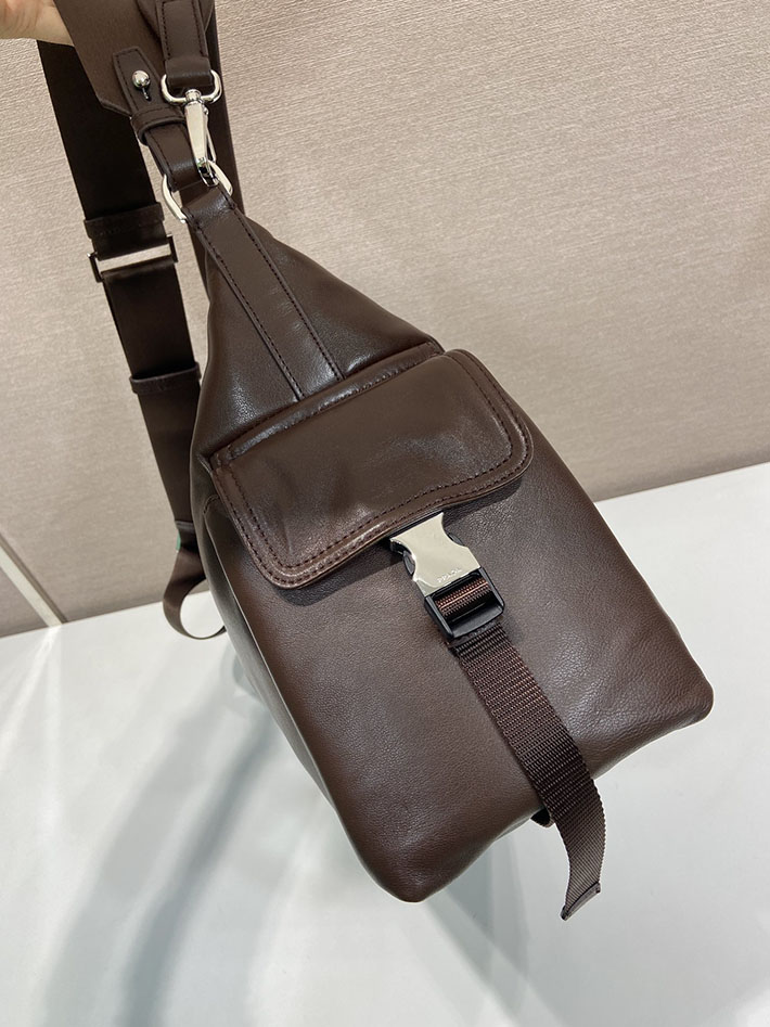 プラダ バッグ メンズ 新作 PRADA エクスプローラ レザーショルダーバッグ コーヒー 2VH204_2HE8_F0201 プラダ メンズ バッグ アウトレット - 画像 (6)