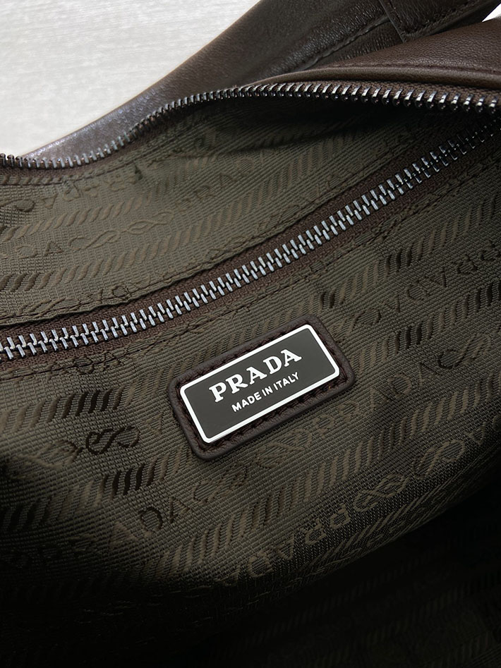 プラダ バッグ メンズ 新作 PRADA エクスプローラ レザーショルダーバッグ コーヒー 2VH204_2HE8_F0201 プラダ メンズ バッグ アウトレット - 画像 (2)