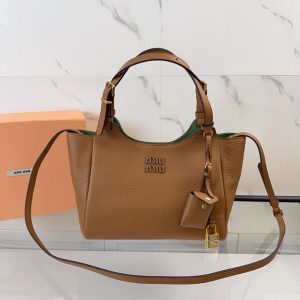 Miumiu バッグ 安い
