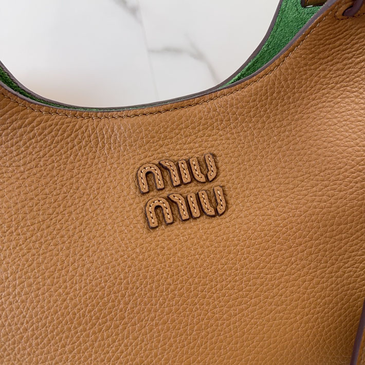 最高級MiuMiuスーパーコピー ミュウミュウ レザー ハンドバッグ キャラメル/ラーチグリーン 5BA304_2IFL_F04YM Miumiu バッグ 安い - 画像 (7)