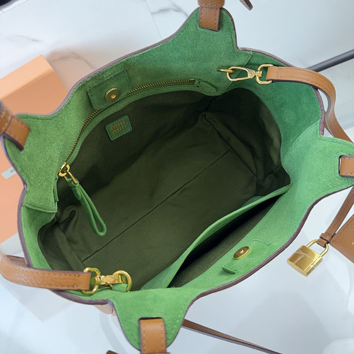 最高級MiuMiuスーパーコピー ミュウミュウ レザー ハンドバッグ キャラメル/ラーチグリーン 5BA304_2IFL_F04YM Miumiu バッグ 安い - 画像 (3)